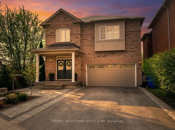 85 Earl Stewart Dr, Aurora, ON L4G 7P4