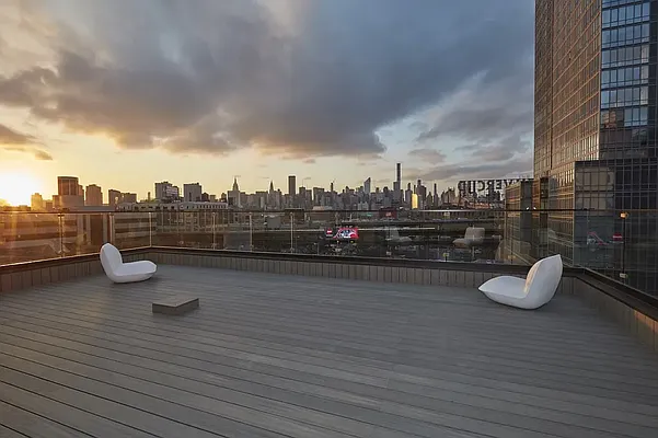 Rented by R New York | media 7