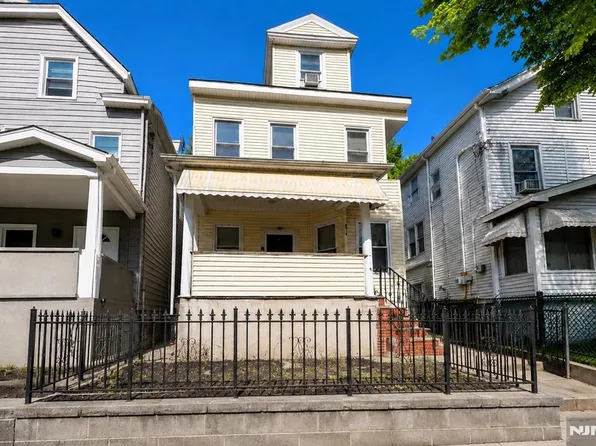 674 E 24th St, Paterson, NJ 07504