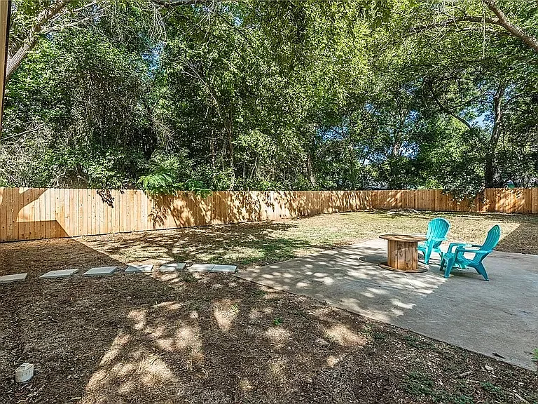 1121 Brook Ave — Photo 21