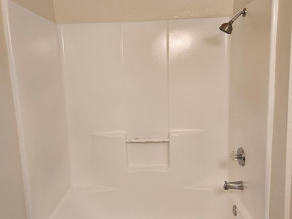 5th image of 1319 Acacia Ave APT 7