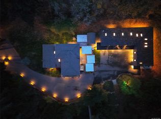 851 Sayward Rd, Saanich, BC V8Y 1R5