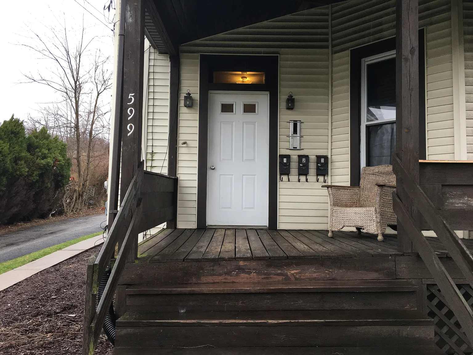 599 E Maiden St photo 1
