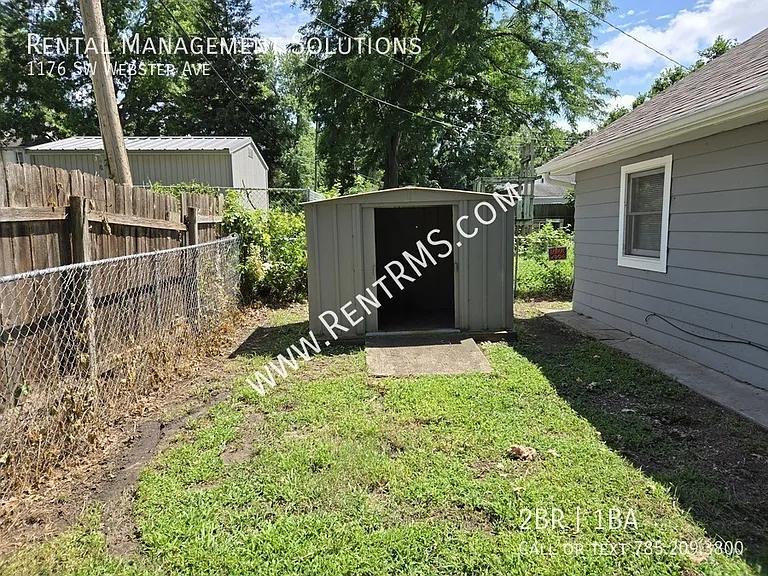 1176 SW Webster Ave — Photo 18