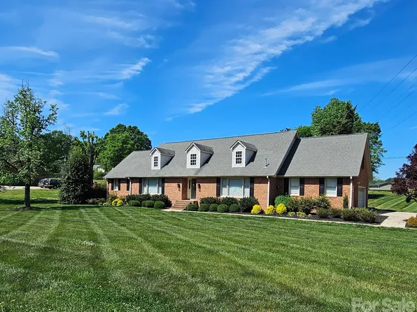 1121 Smith St, Albemarle, NC 28001