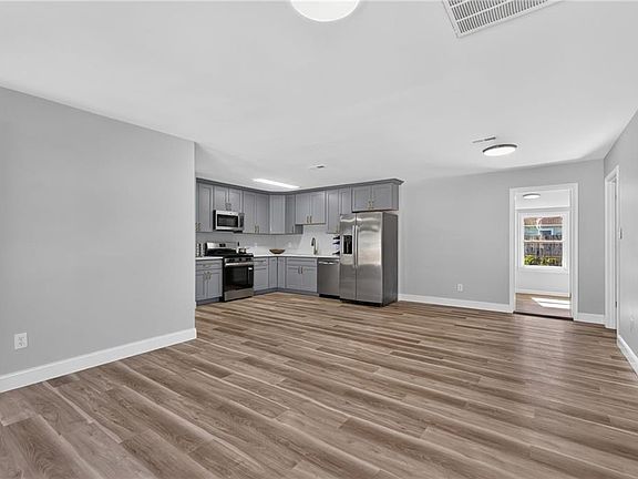 5th image of 1820 Moger Dr