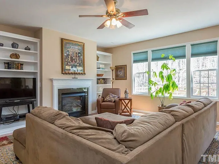 2501 Becketts Ridge Dr — Photo 4