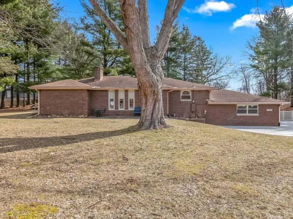 1891 Bridge Rd, Hillsdale, MI 49242