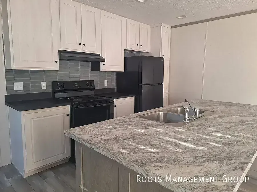 2 Bed 2 Bath Home Available for Lease at Sherwood Heights - Apply Now! — Photo 3