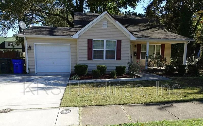 1st image of 818 Oak Ave