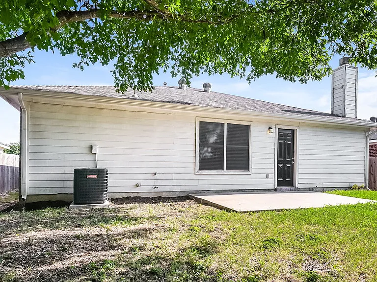 10217 Cypress Hills Dr — Photo 16