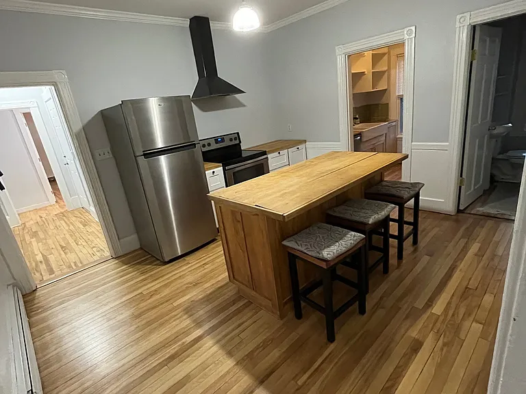 90 Pearl St #2 — Photo 1