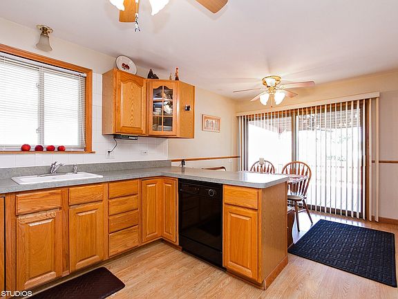 3rd image of 2938 W 102nd St