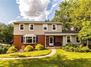9000 Woodview Dr, Pittsburgh, PA 15237