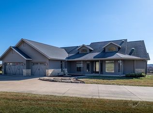 1 Nightingale Ct, Galena, IL 61036