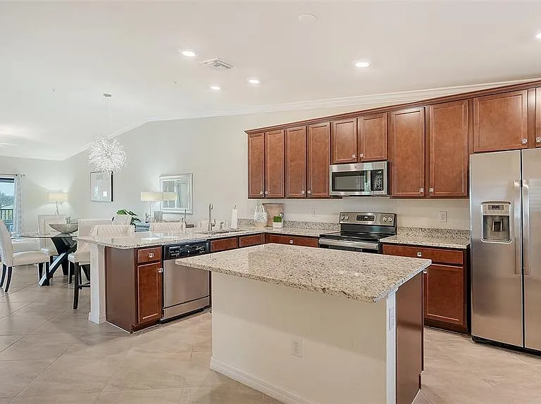 5710 Palmer Cir #201 — Photo 21