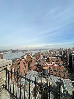 Sold by Compass | media 36