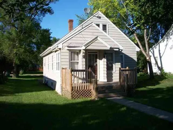 304 E 1st St, Minneota, MN 56264