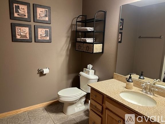 3rd image of 1828-6 Parkland Dr #3