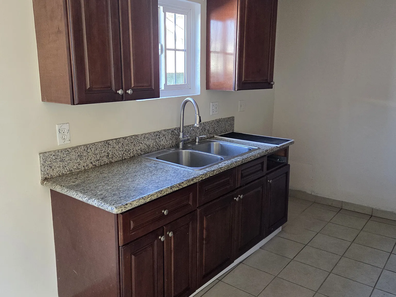 1545 Plaza Del Amo — Photo 3