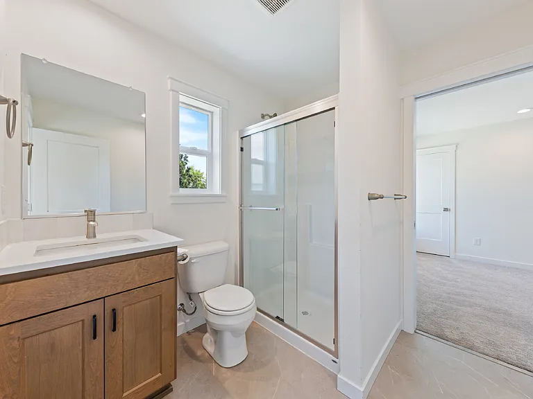 210 NE Ford St — Photo 31