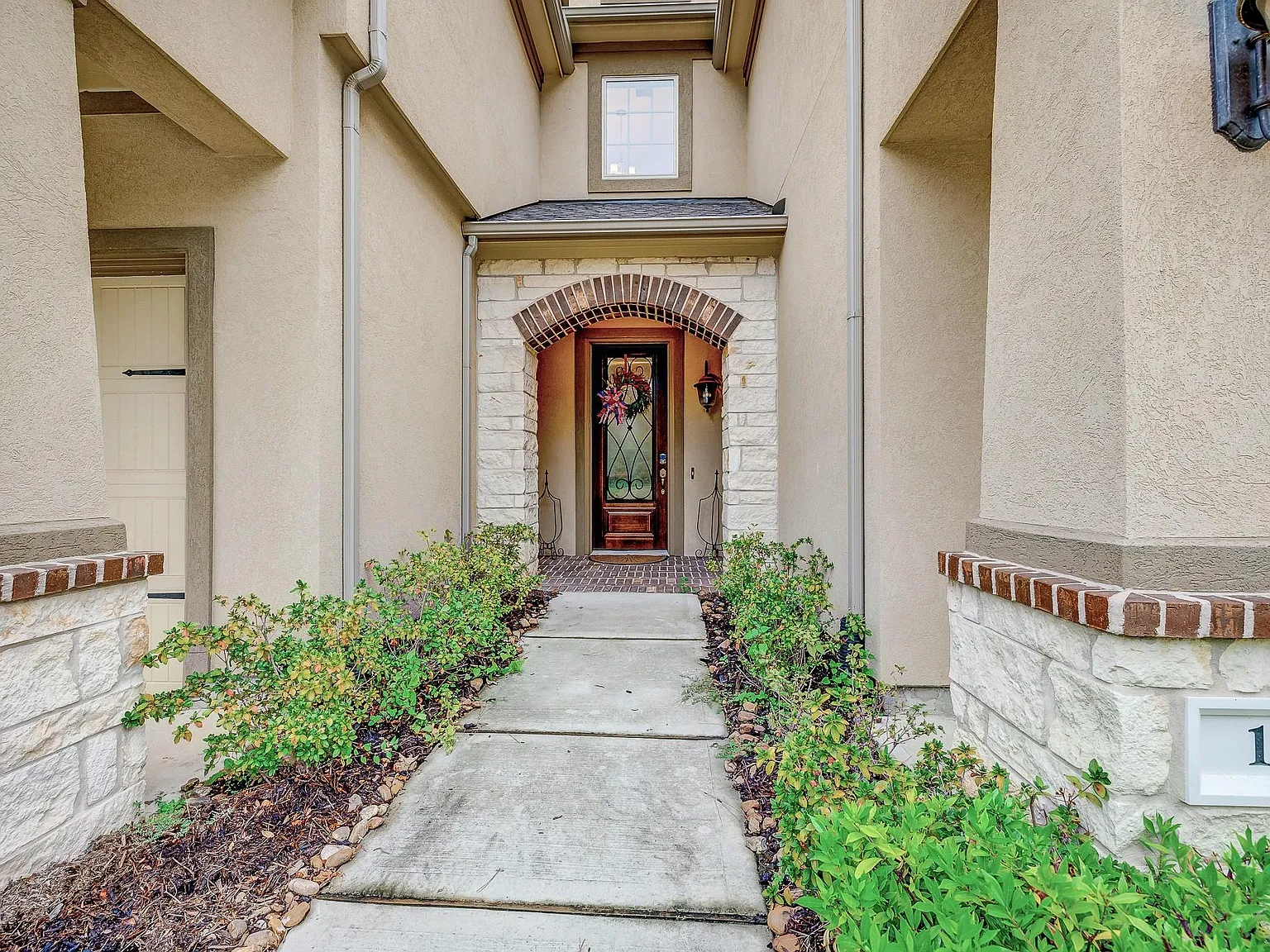3 bed, 2.5 bath, 2153 sqft, $2,600 — Photo 4