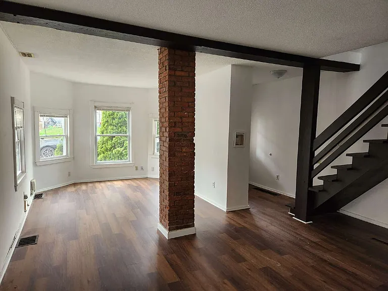 10A Beacon St #10A — Photo 9