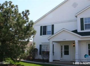 688 Fieldcrest Dr UNIT B, South Elgin, IL 60177