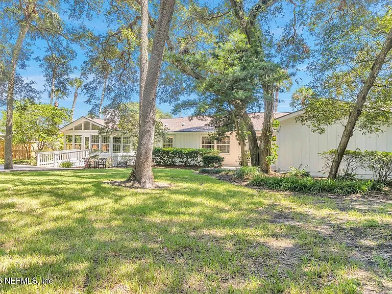1452 Seminole Rd — Photo 49