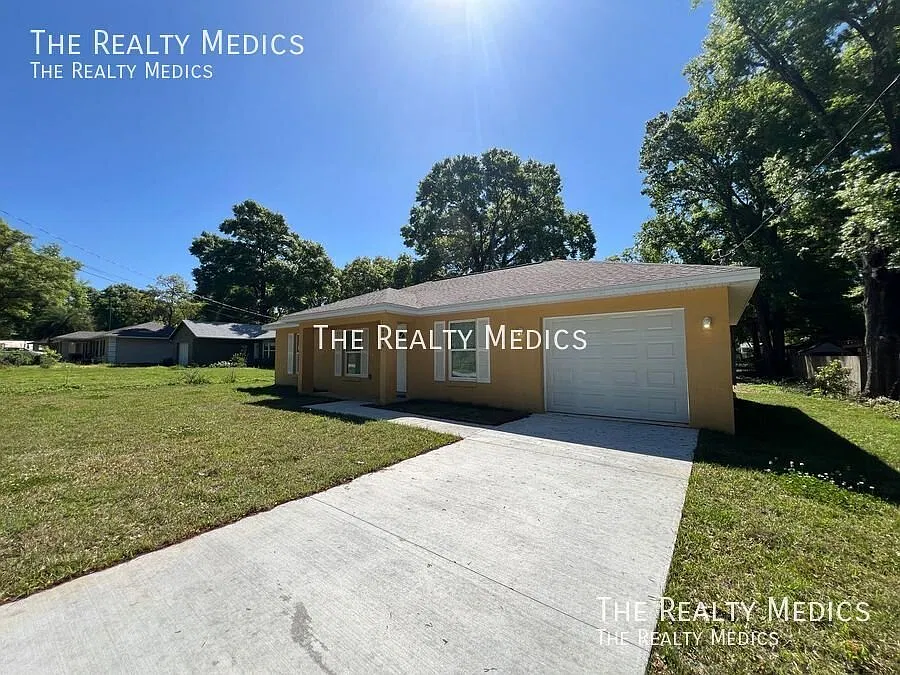 Available May 1st!! Charming Brand New 3-Bedroom, 2 -Bathroom And A Convenient 1-Car Garage Pet F... — Photo 4