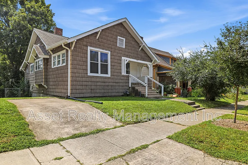 3 bed, 2.0 bath, 1150 sqft, $1,945 — Photo 2