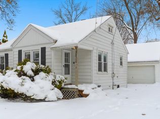 33759 N Lake Shore Dr, Grayslake, IL