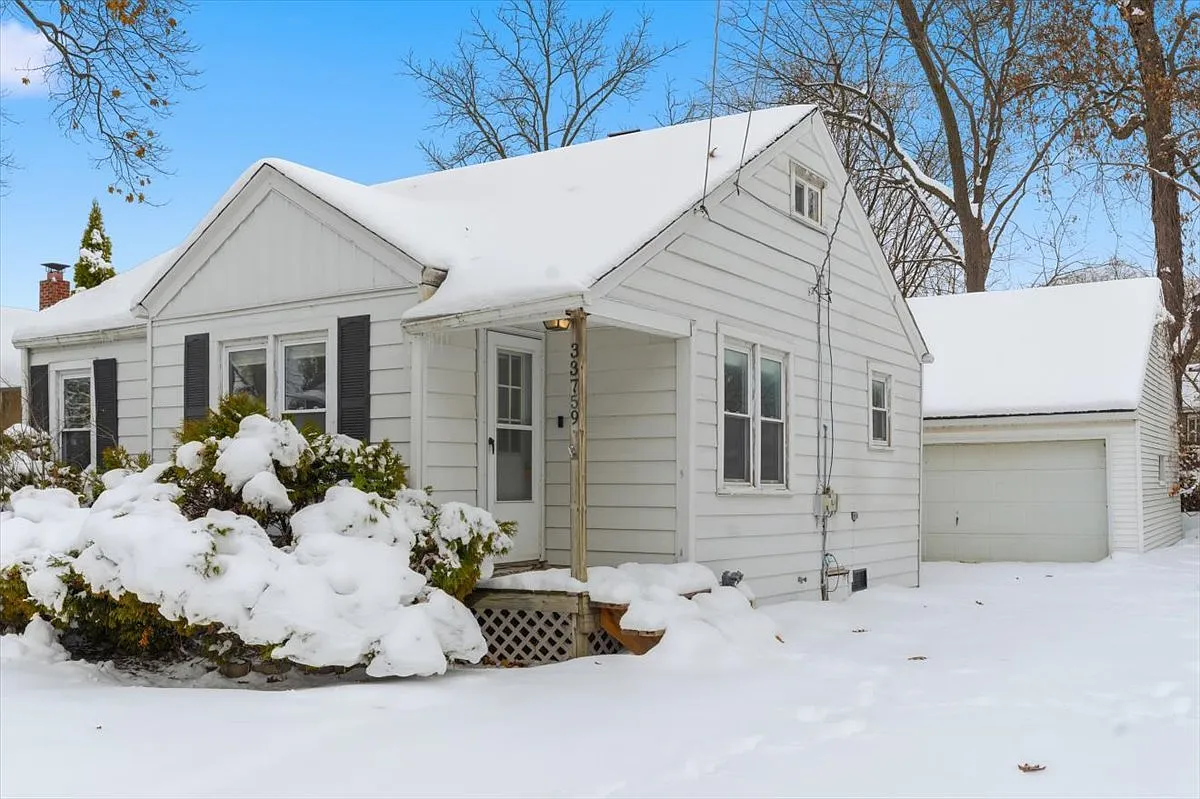 33759 N Lake Shore Dr photo 1