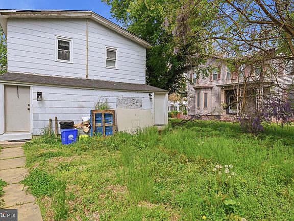 5th image of 60 Walnut St