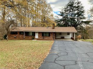 4544 Rocklane Dr, Walkertown, NC 27051