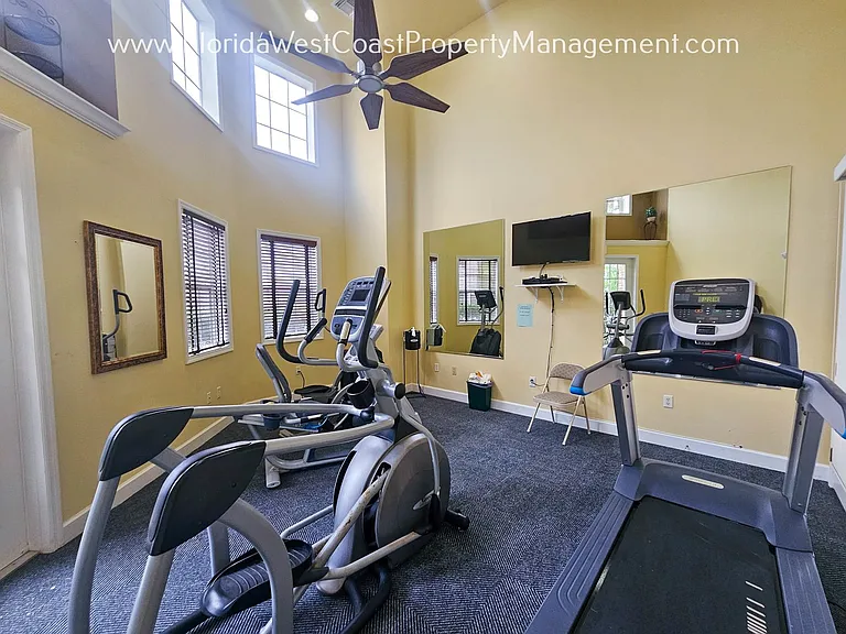 7744 Plantation Cir — Photo 16