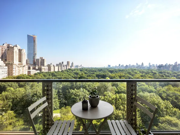 210 Central Park South 17D image 2 of 21