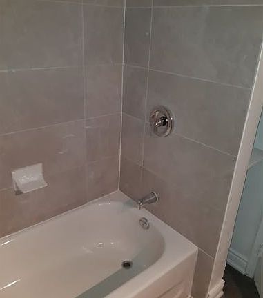 3rd image of 7 Osler Ct