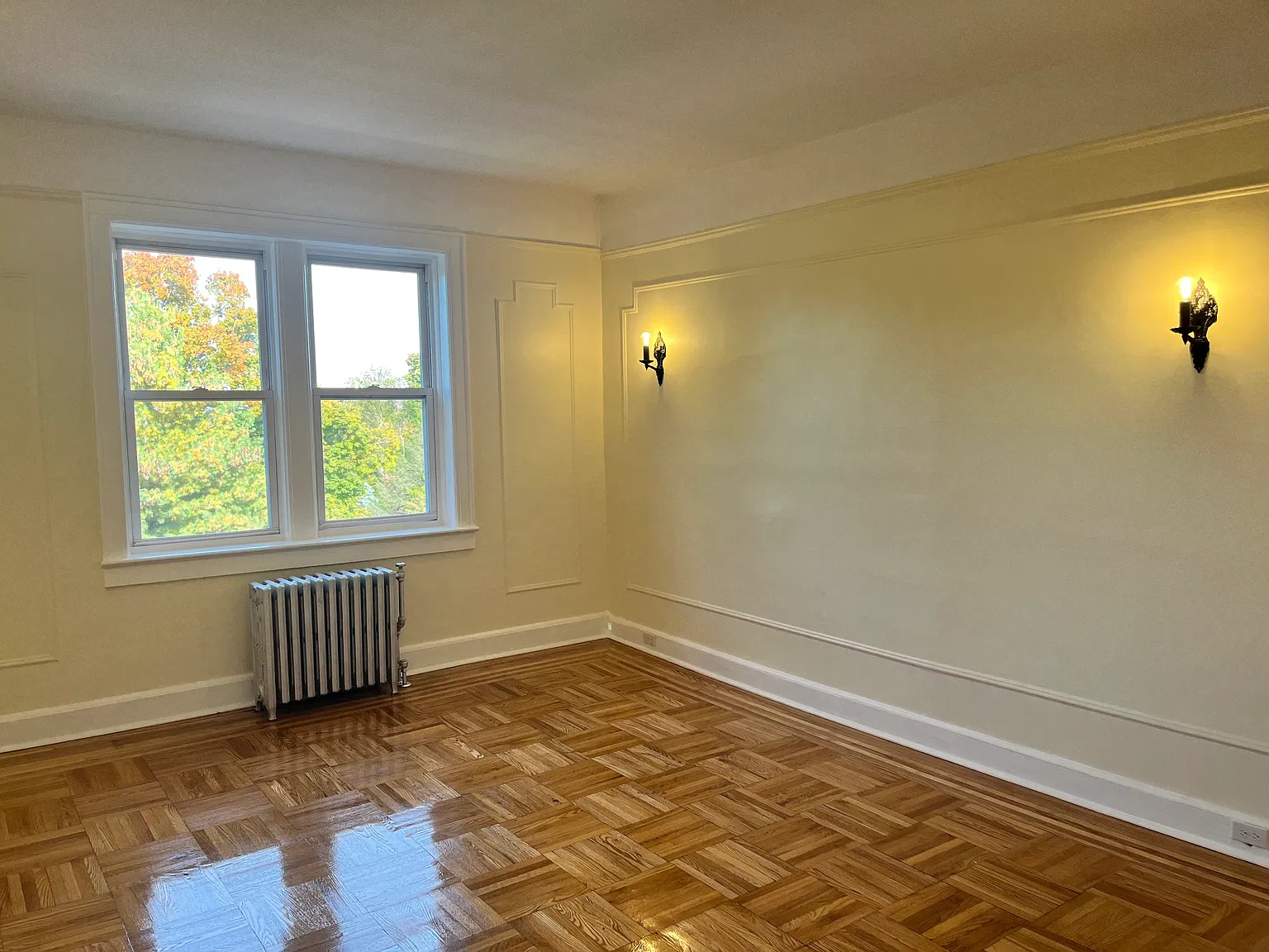 Broad Crest Apartments — Photo 2