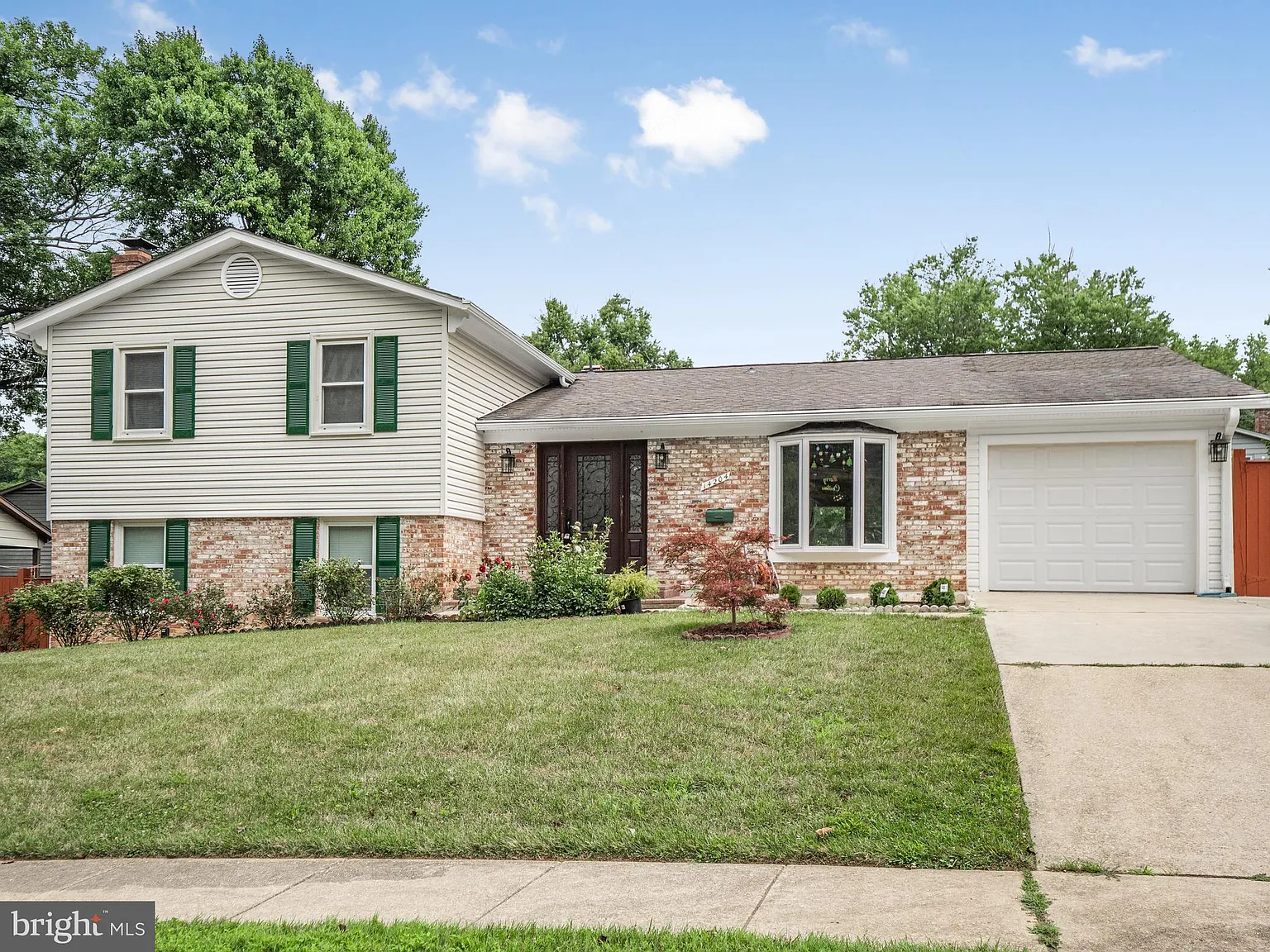 4 bed, 2.5 bath, 2903 sqft, $3,450 — Photo 1