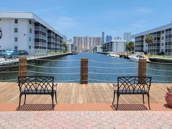 3600 NE 170th St APT 404, North Miami Beach, FL 33160