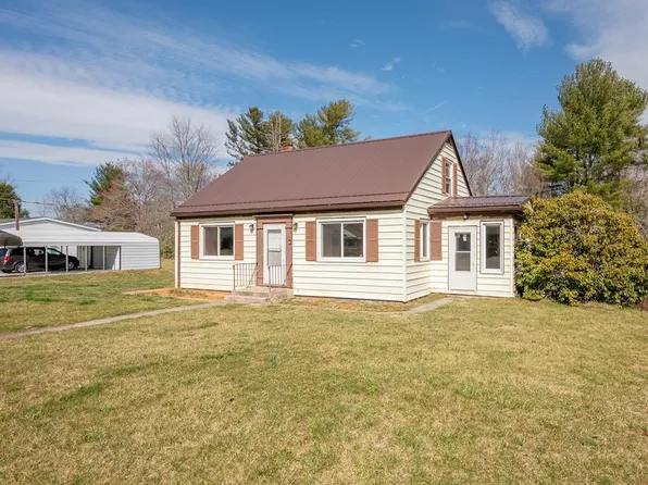 139 Hillcrest Dr NE, Floyd, VA 24091