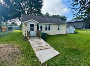 521 Rocque Ave, Wabasha, MN 55981