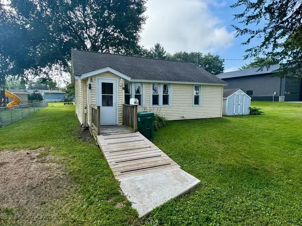 521 Rocque Ave, Wabasha, MN 55981