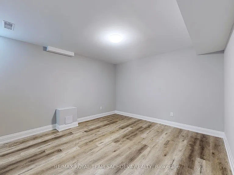 36 Kennett Dr — Photo 9