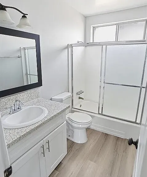 1220 N Van Ness Ave #7 — Photo 6