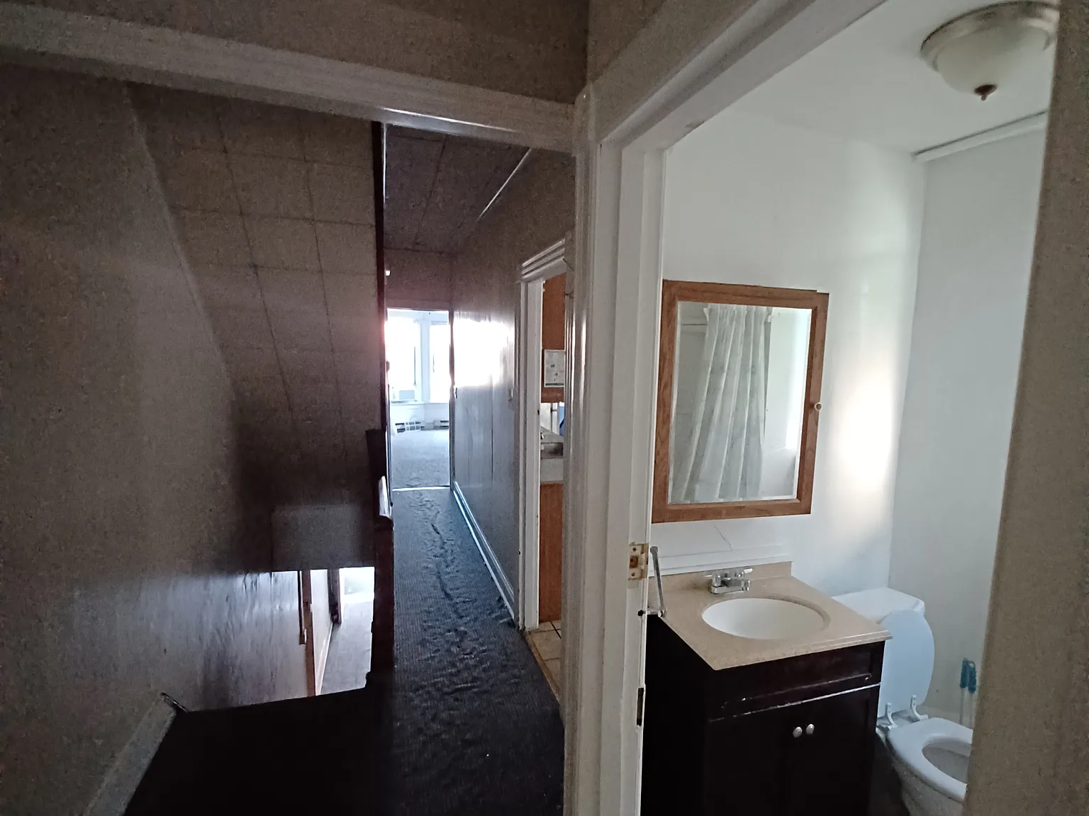 3 bed, 1000 sqft, $1,700 — Photo 4