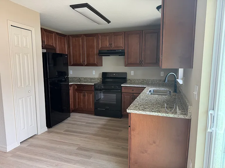 Olive Rd — Photo 10
