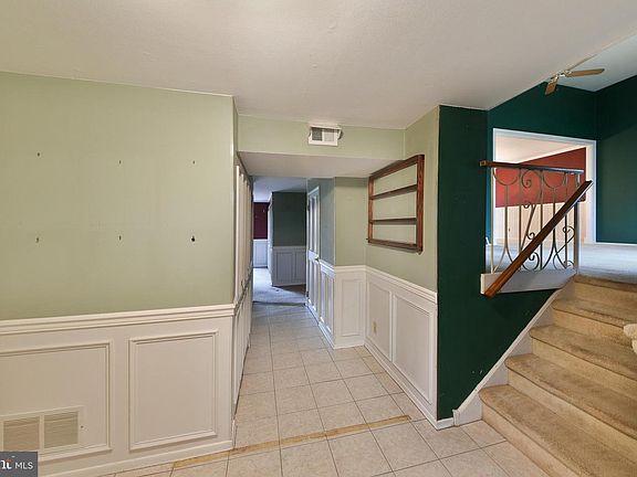 4th image of 982 Mueller Rd