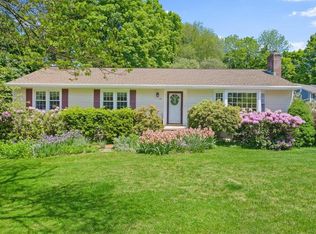 98 Colburn Dr, Poughkeepsie, NY 12603